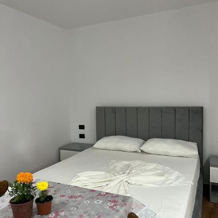 Hotel Vila Herta Durrës Eksteriør billede