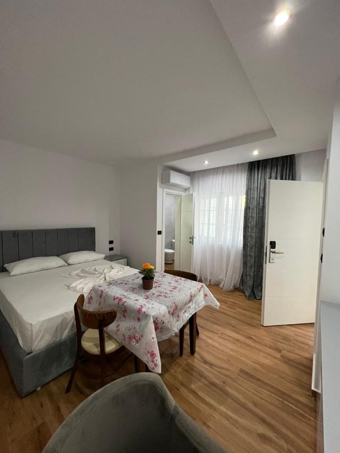 Hotel Vila Herta Durrës Eksteriør billede